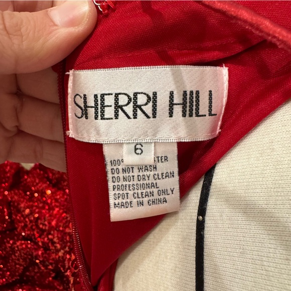 Sherri Hill 5509 Red Sequin Gown - Size 6 - Picture 8 of 10